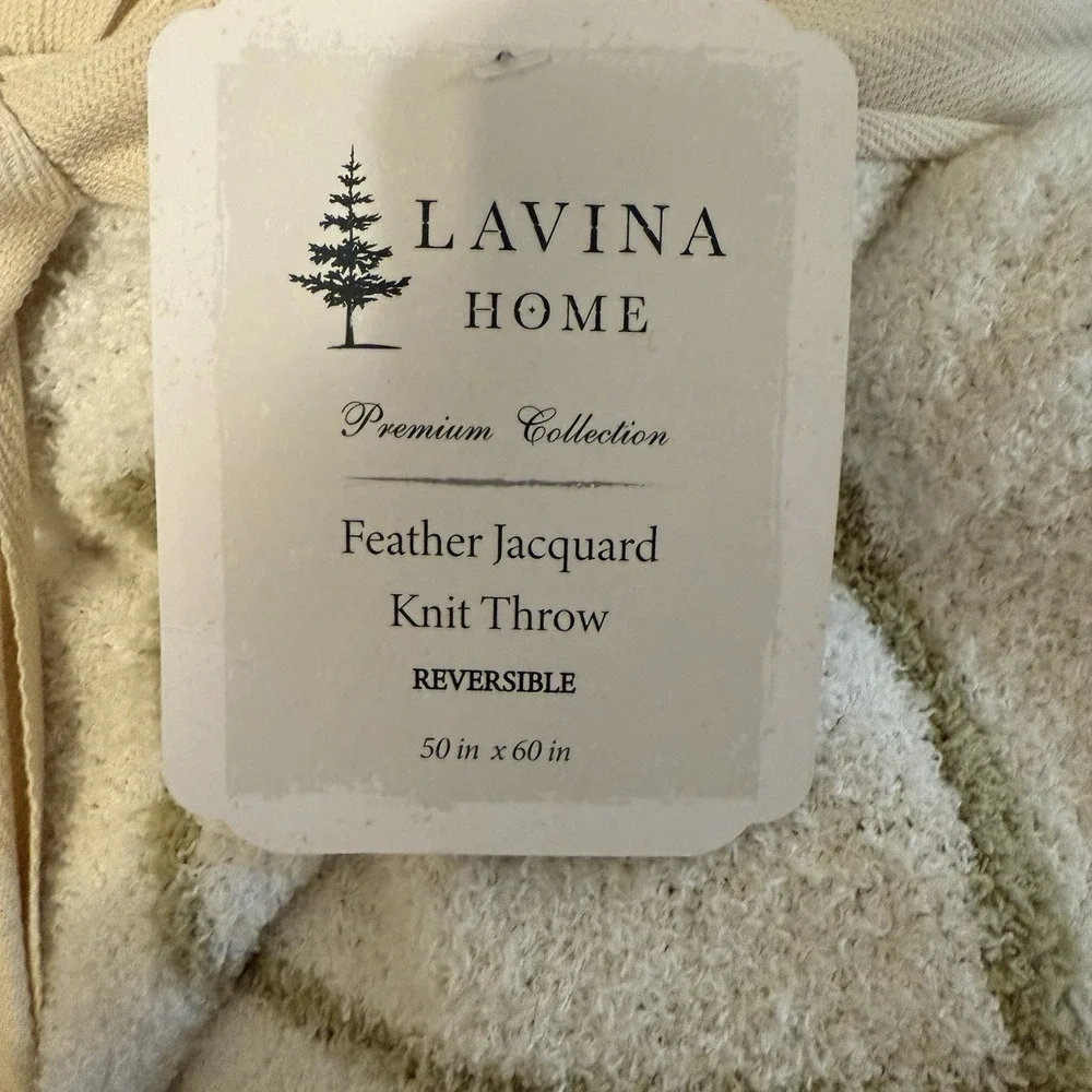 NEW Lavina Home Feather Soft‎ Throw Blanket